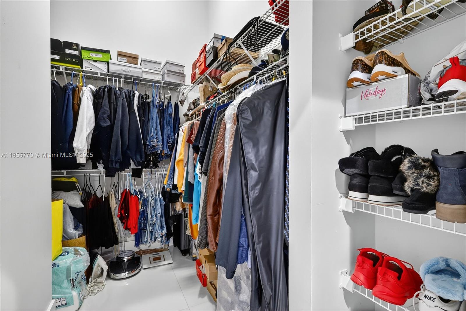 LAKERIDGE GREENS AT PIPER - Residential