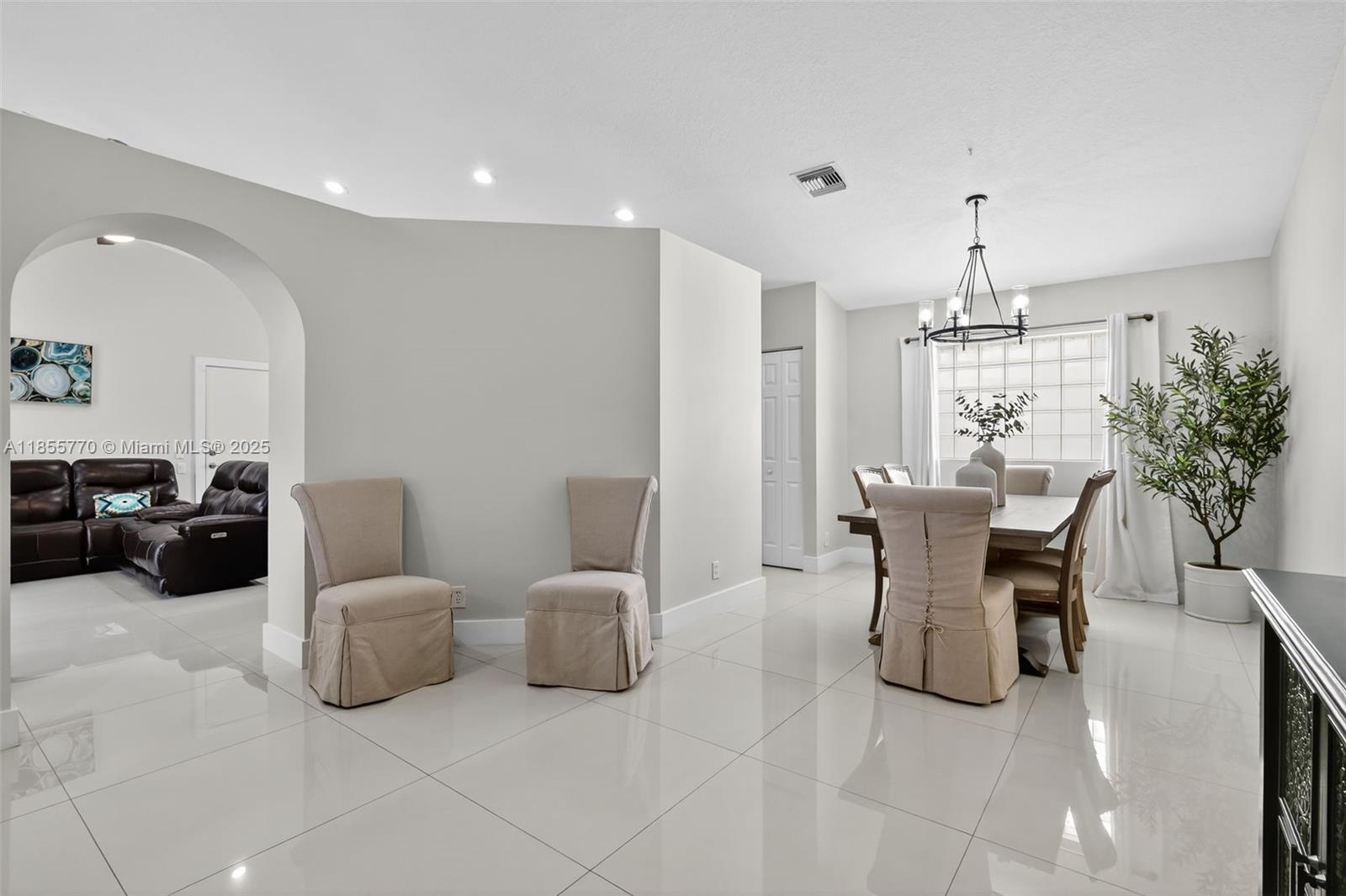 LAKERIDGE GREENS AT PIPER - Residential