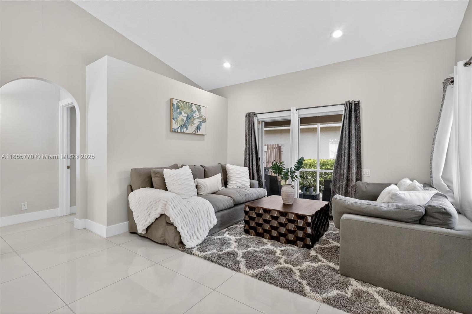 LAKERIDGE GREENS AT PIPER - Residential