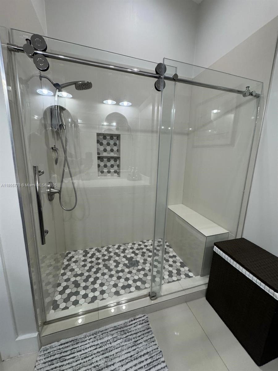 LAKERIDGE GREENS AT PIPER - Residential