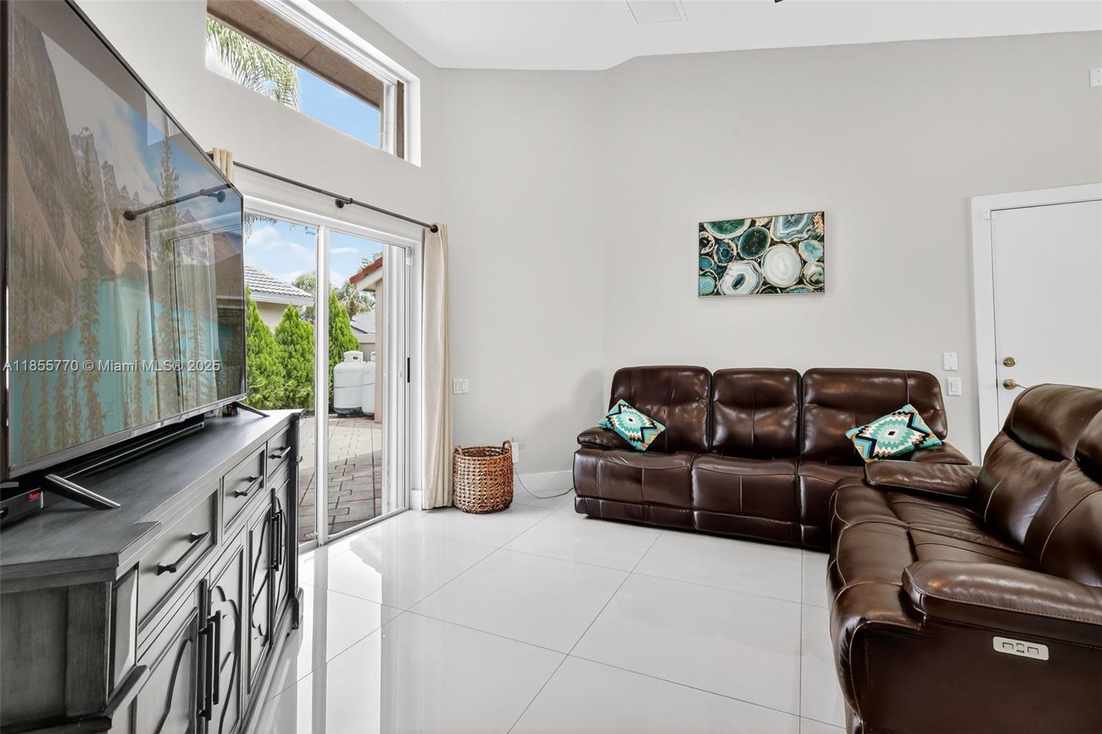 LAKERIDGE GREENS AT PIPER - Residential