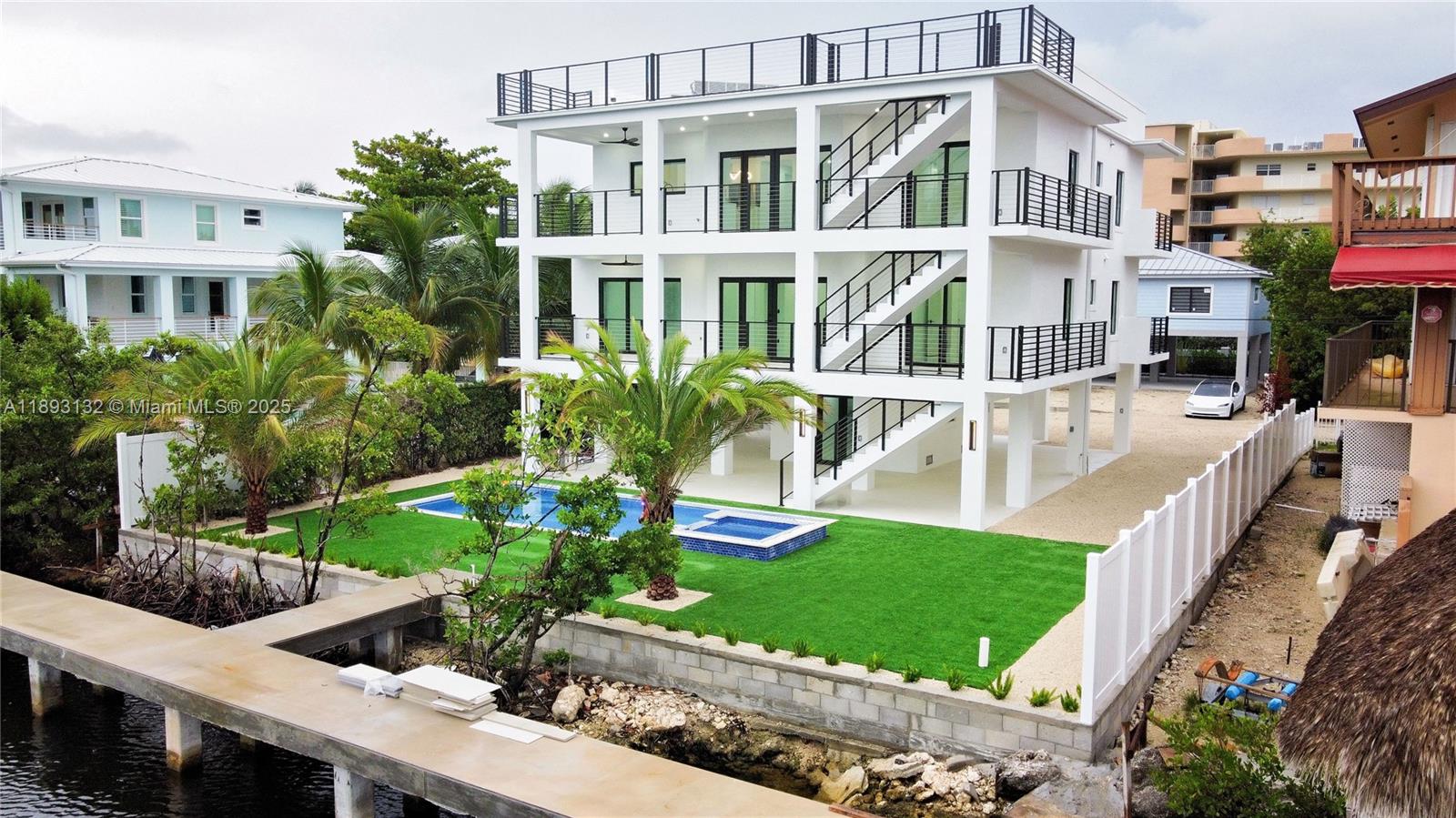 FONTAINE LAKE ESTATES - Residential