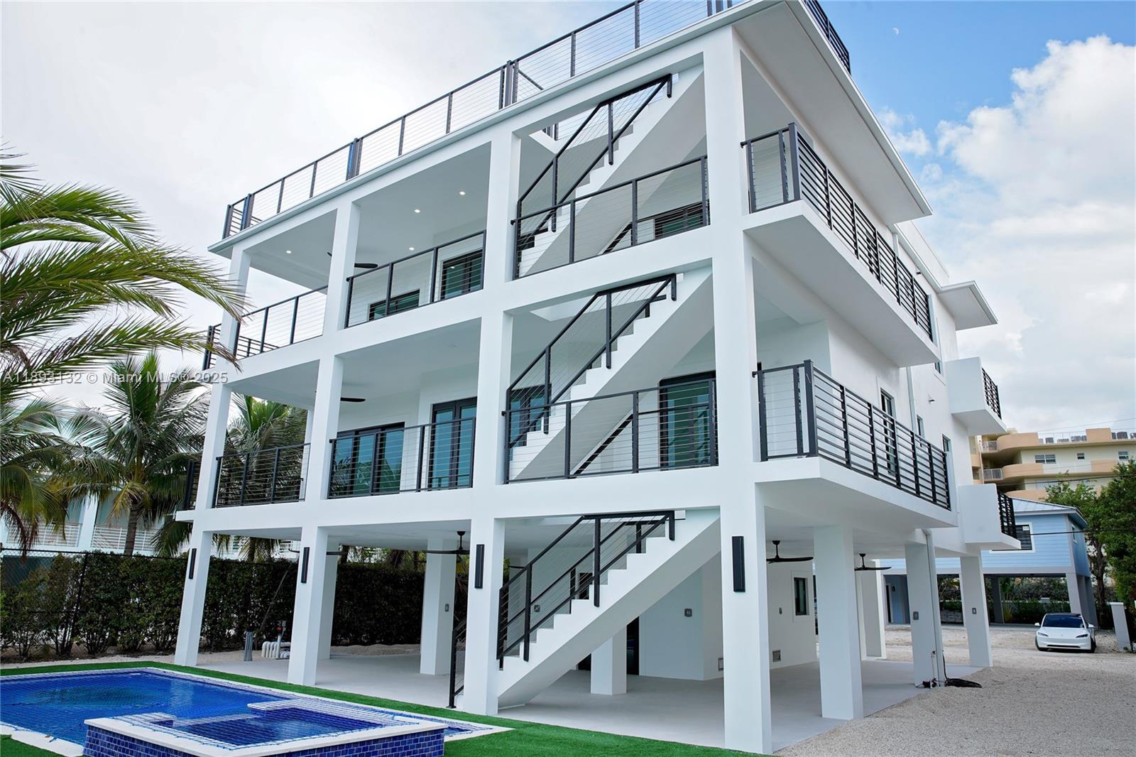 FONTAINE LAKE ESTATES - Residential