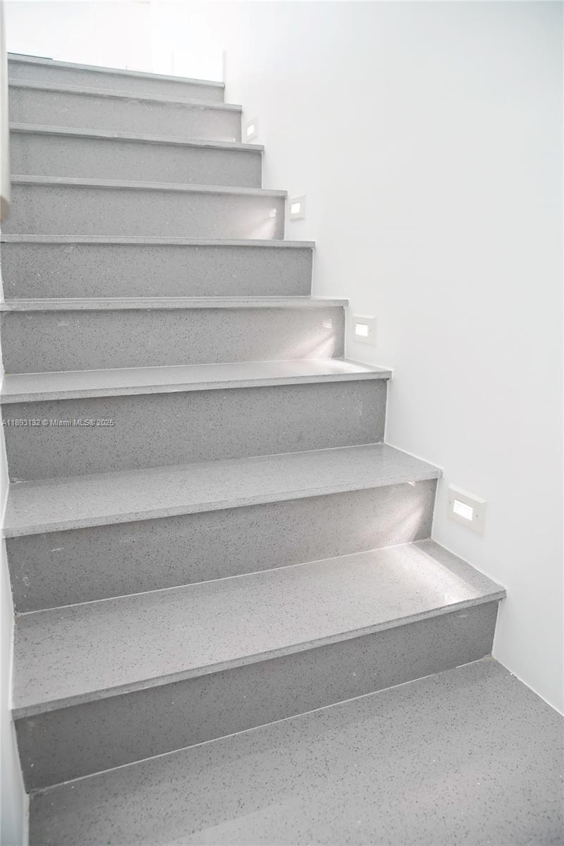 FONTAINE LAKE ESTATES - Residential