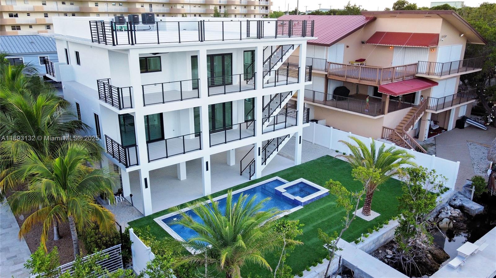 FONTAINE LAKE ESTATES - Residential