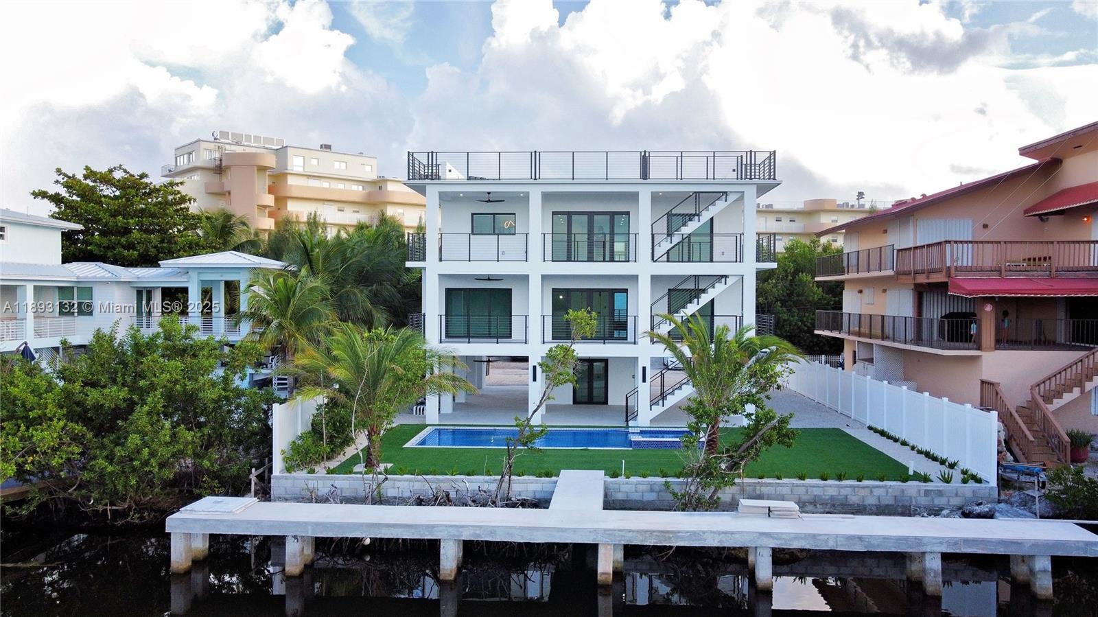 FONTAINE LAKE ESTATES - Residential