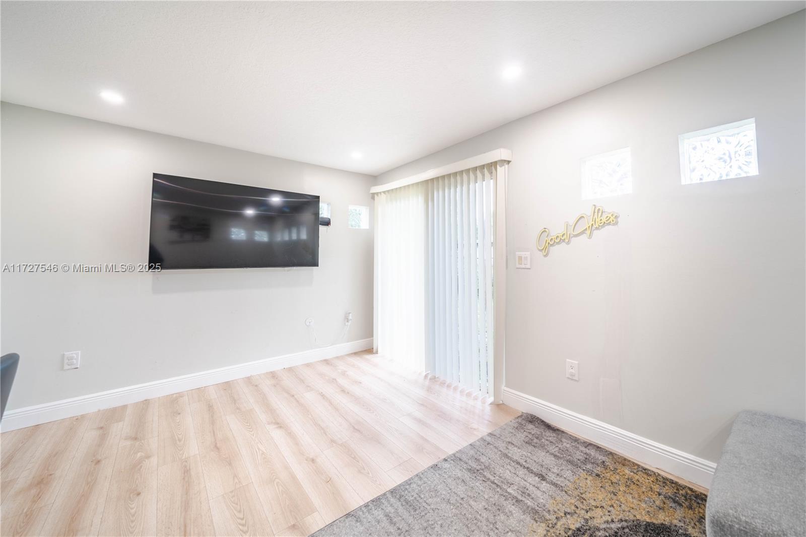 TAMARAC LAKES NORTH 3RD S - Residential