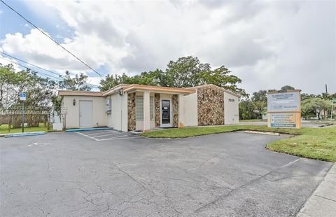 7050 Taft St Hollywood FL 33024