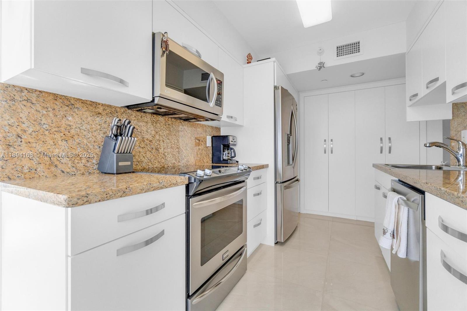 MYSTIC POINTE CONDO NO TH - Residential