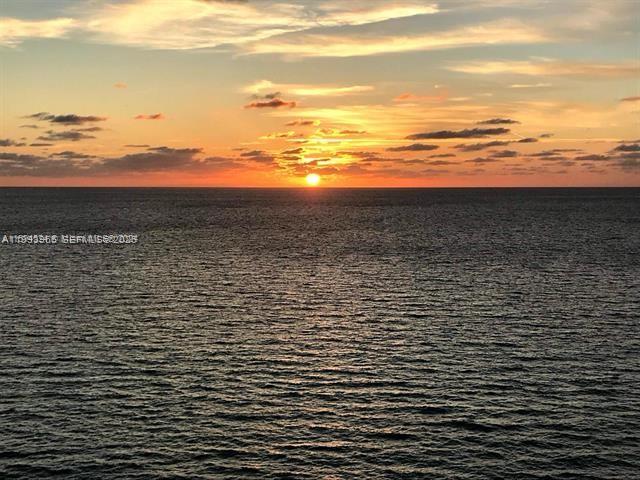 WAVE CONDO - Residential Lease