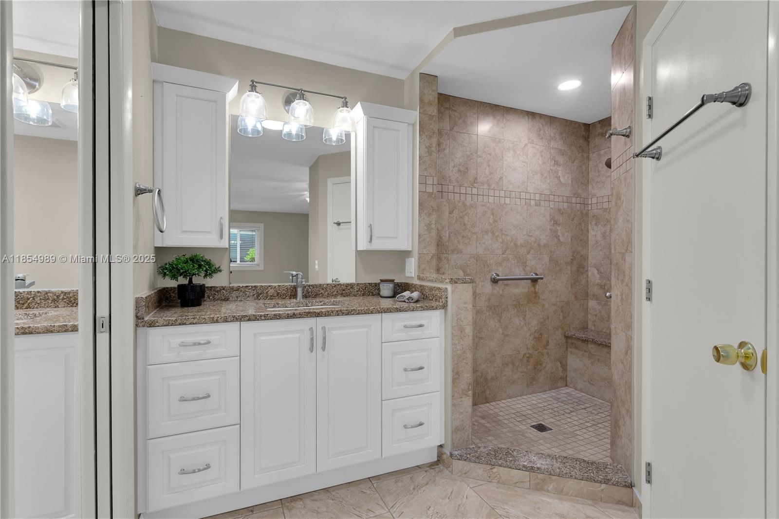 MARINA 46 CONDOMINIUM - Residential