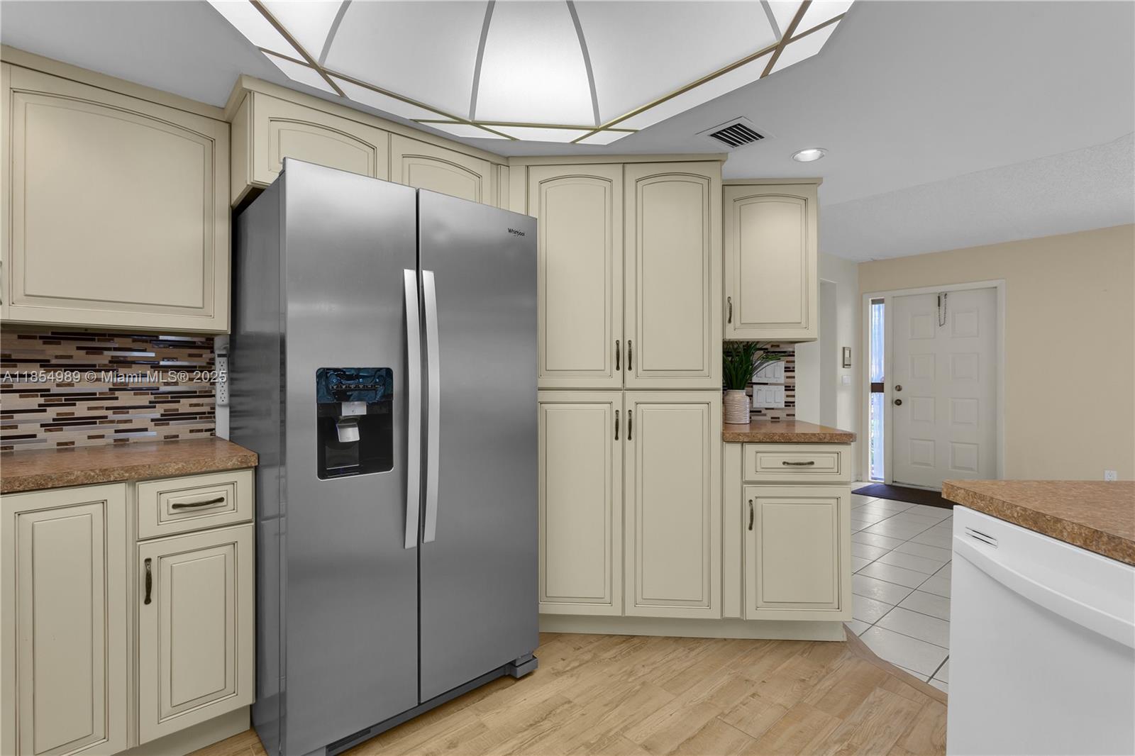 MARINA 46 CONDOMINIUM - Residential