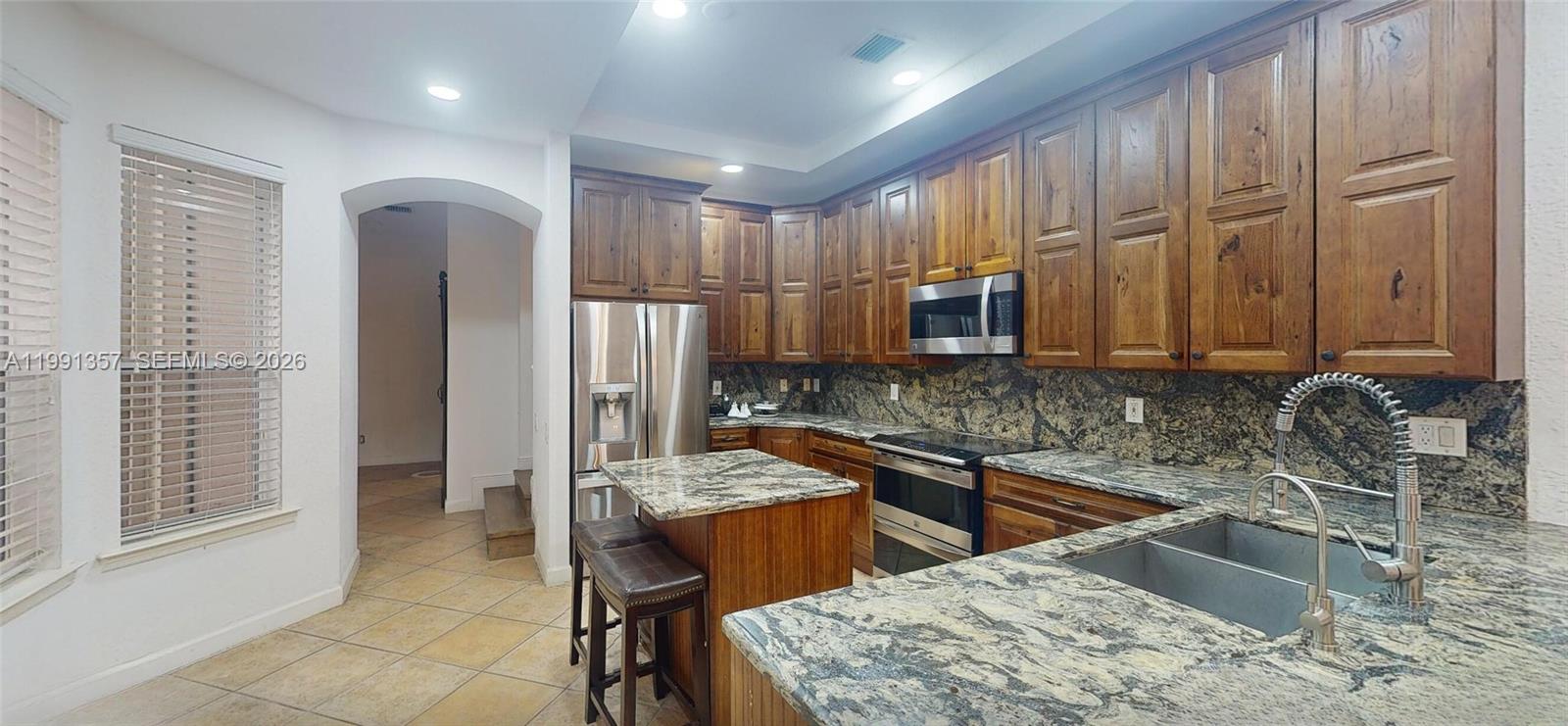 THREE ISLANDS 3RD SECTION - Residential