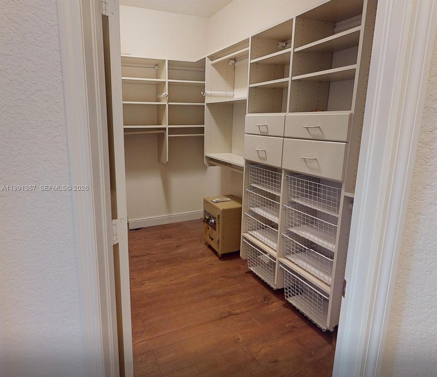 THREE ISLANDS 3RD SECTION - Residential