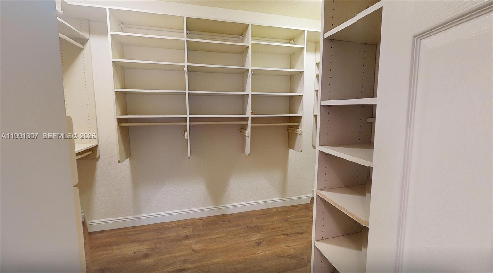 THREE ISLANDS 3RD SECTION - Residential