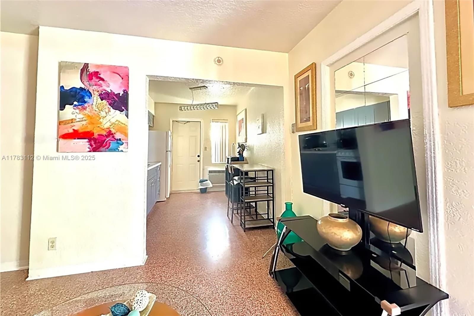 HOLLYWOOD - Residential Lease