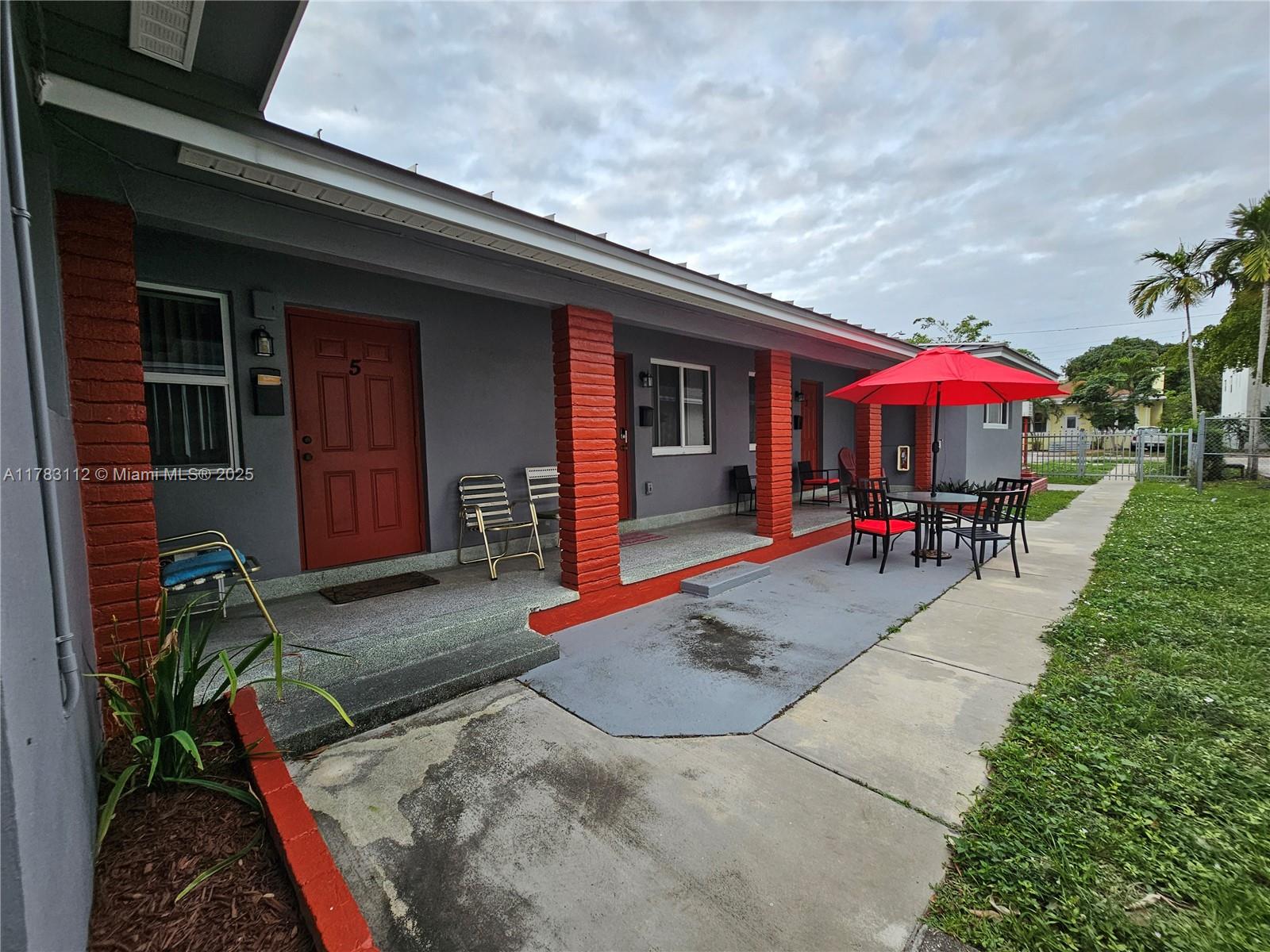 HOLLYWOOD - Residential Lease