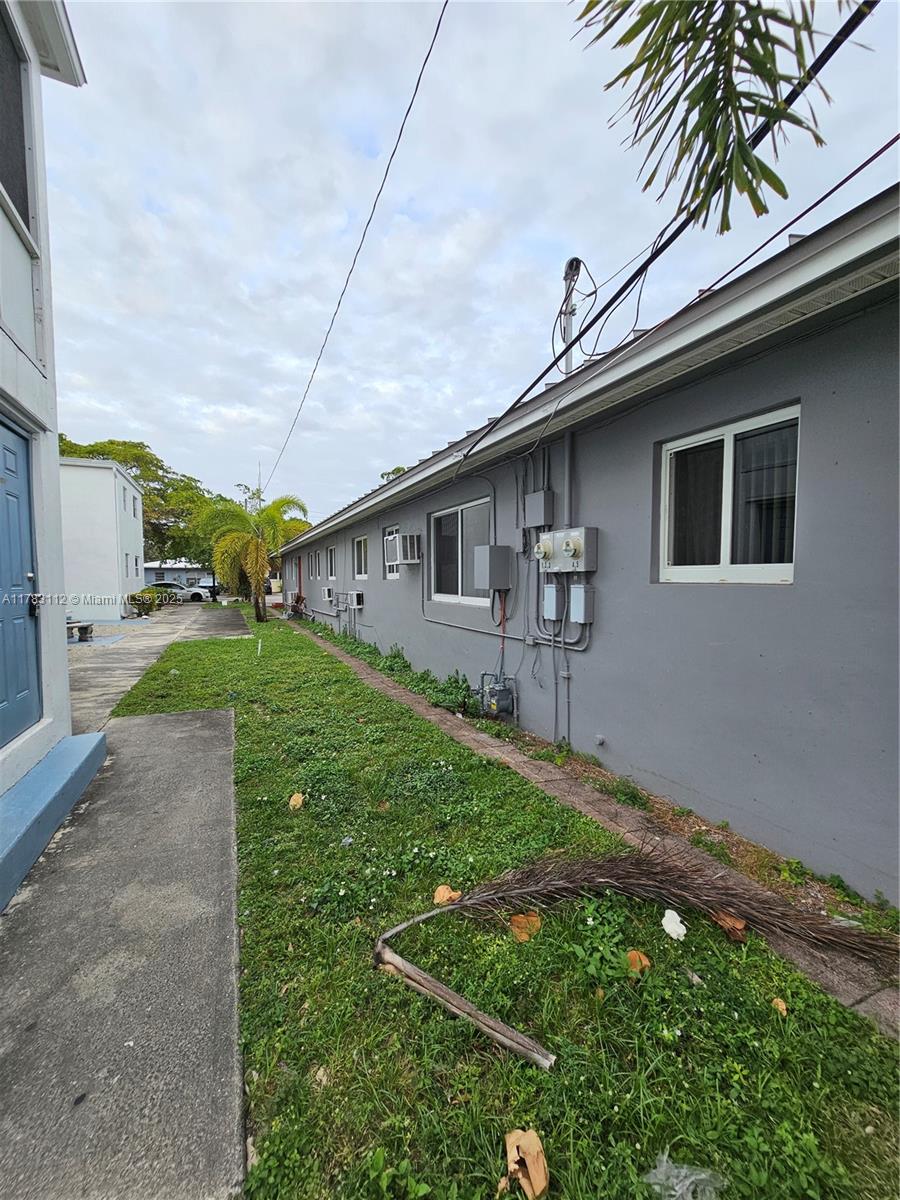 HOLLYWOOD - Residential Lease