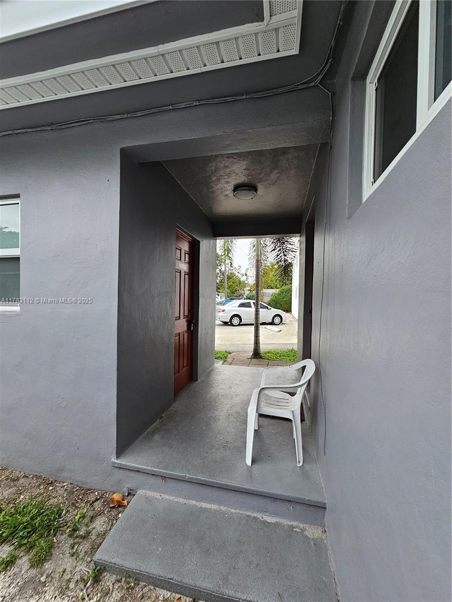 HOLLYWOOD - Residential Lease