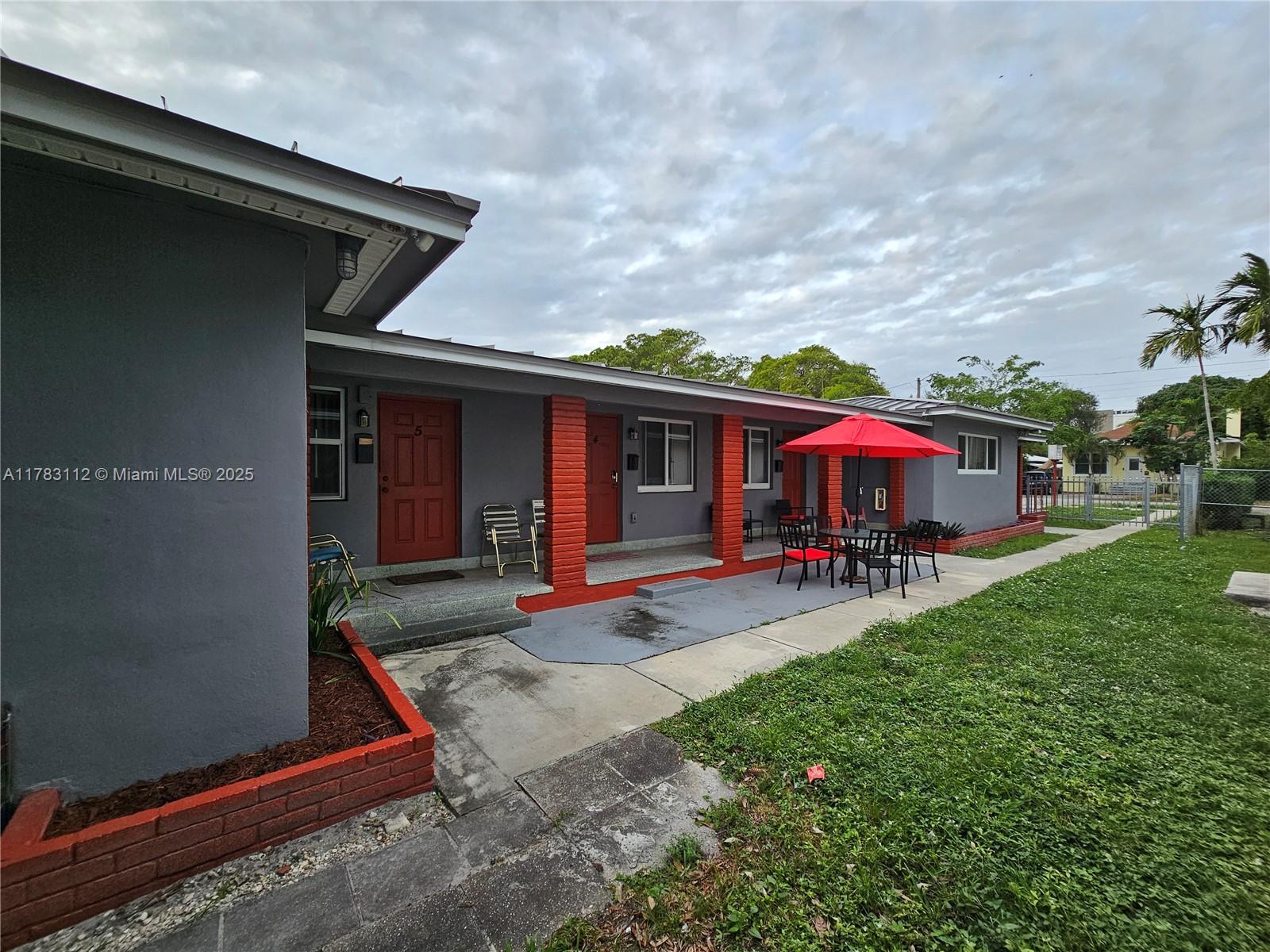 HOLLYWOOD - Residential Lease