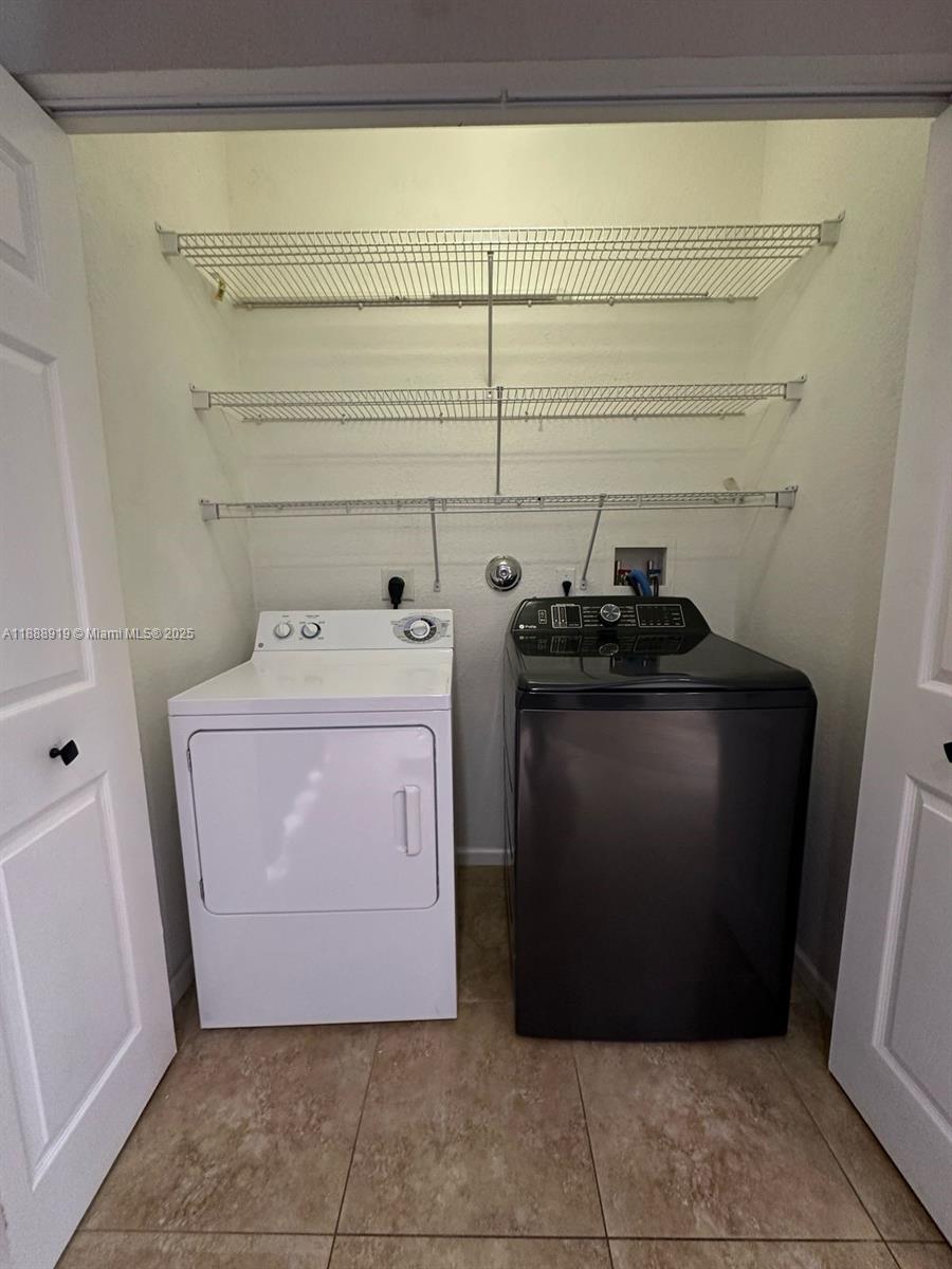 PARK PLACE AT PLANTATION - Residential Lease