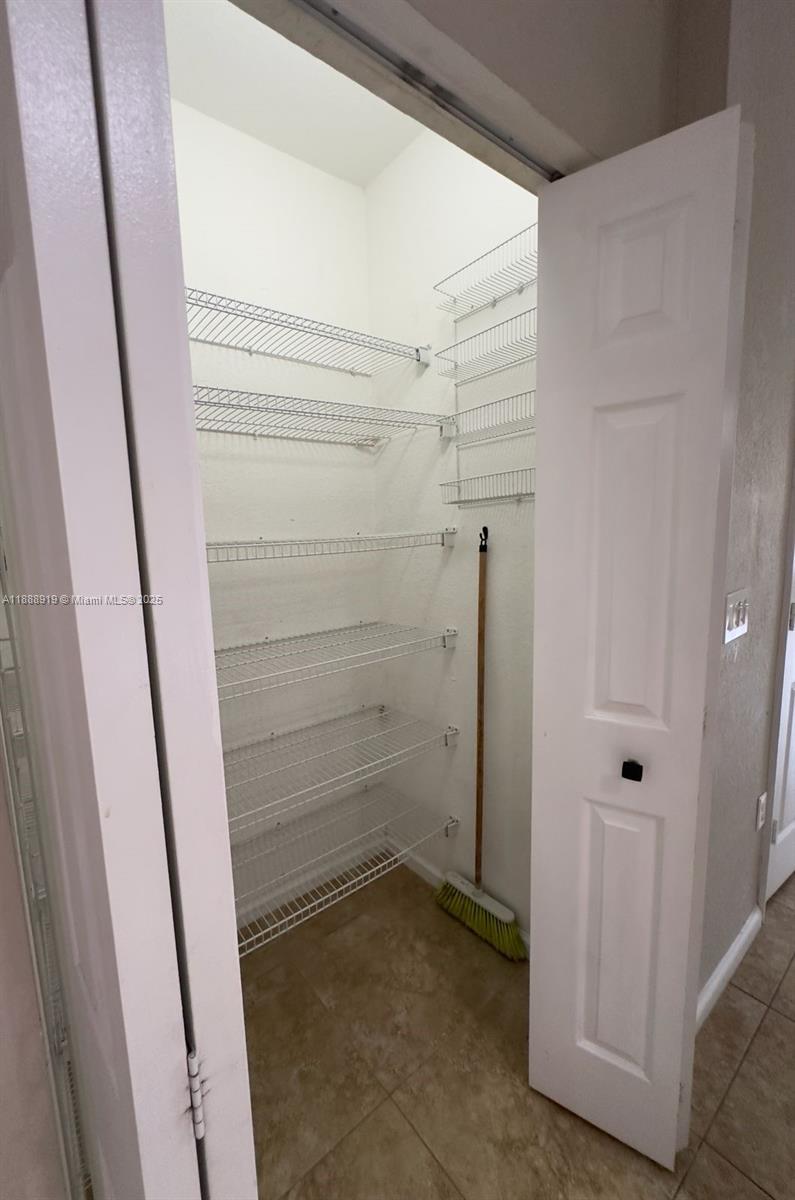 PARK PLACE AT PLANTATION - Residential Lease