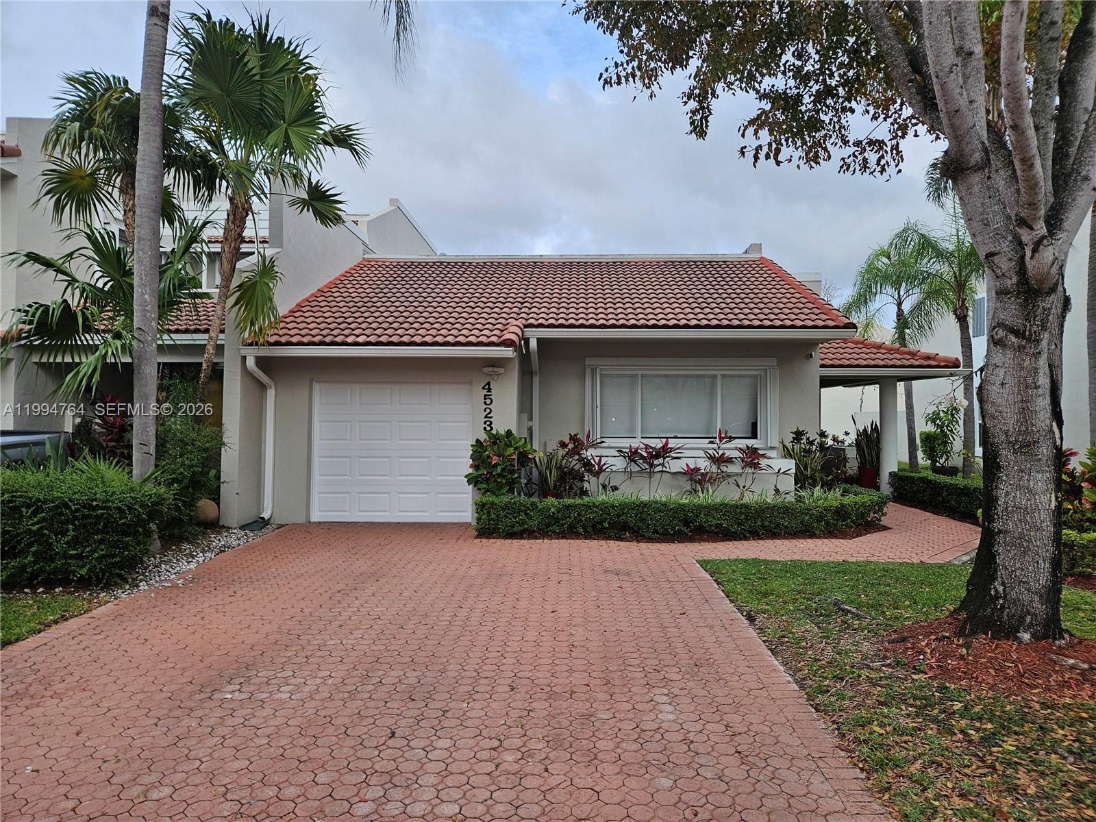 DORAL CHASE 1ST ADDN AMEN - Residential Lease