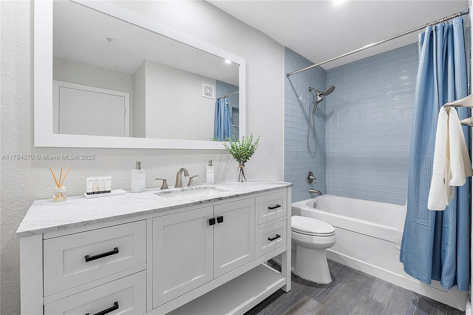 Coconut Creek, Florida 33073, United States, 2 Bedrooms Bedrooms, ,1 BathroomBathrooms,Residential,Active,83921