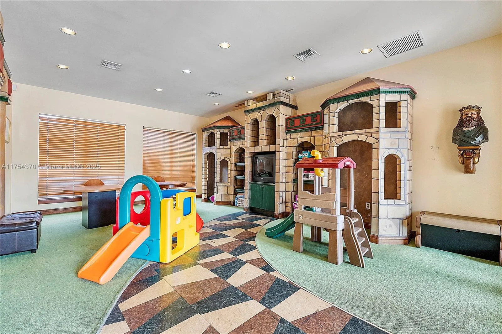 Coconut Creek, Florida 33073, United States, 2 Bedrooms Bedrooms, ,1 BathroomBathrooms,Residential,Active,83921