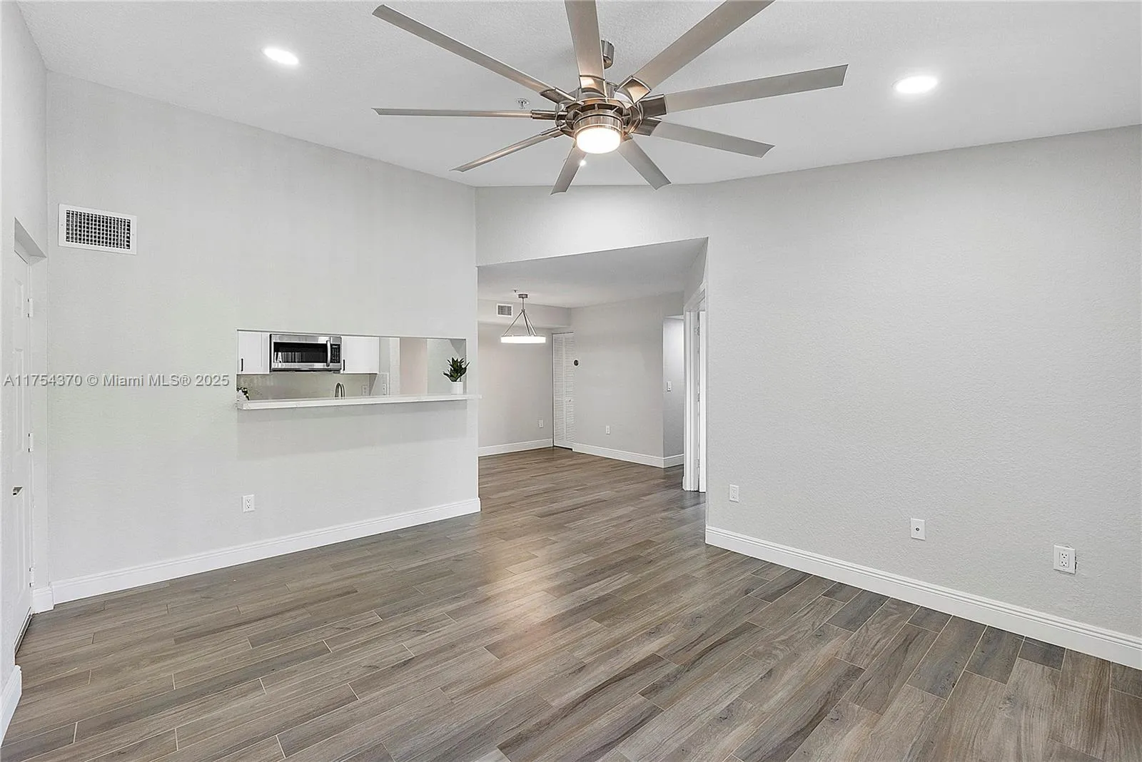 Coconut Creek, Florida 33073, United States, 2 Bedrooms Bedrooms, ,1 BathroomBathrooms,Residential,Active,83921