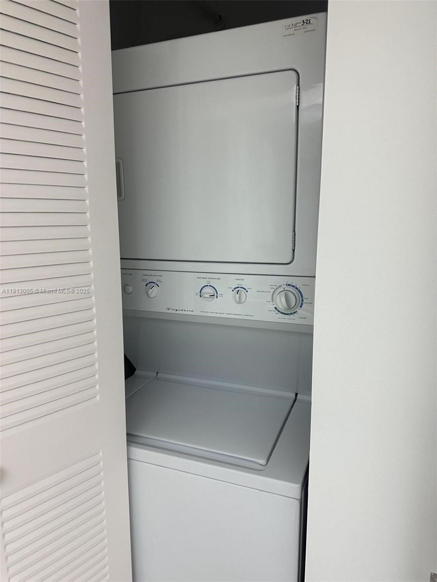 IVANHOE EAST AT CENTURY V - Residential