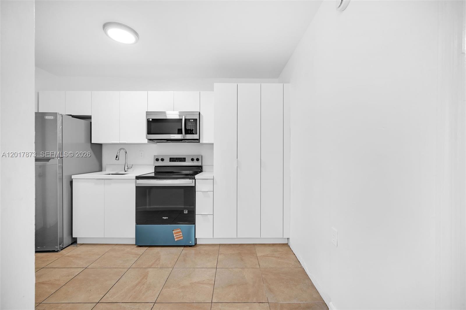 577 NW 90th St 567-3