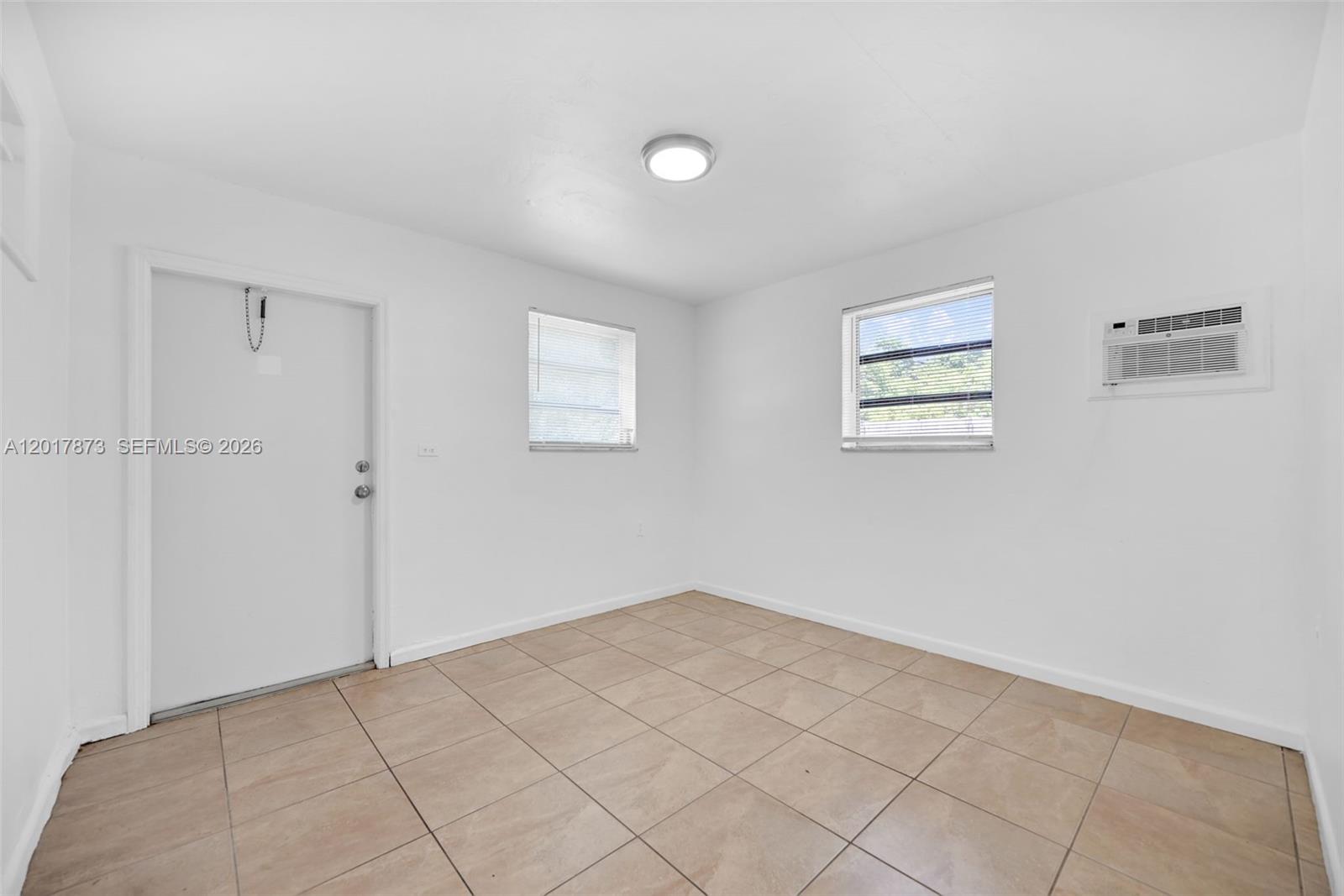 577 NW 90th St 567-3