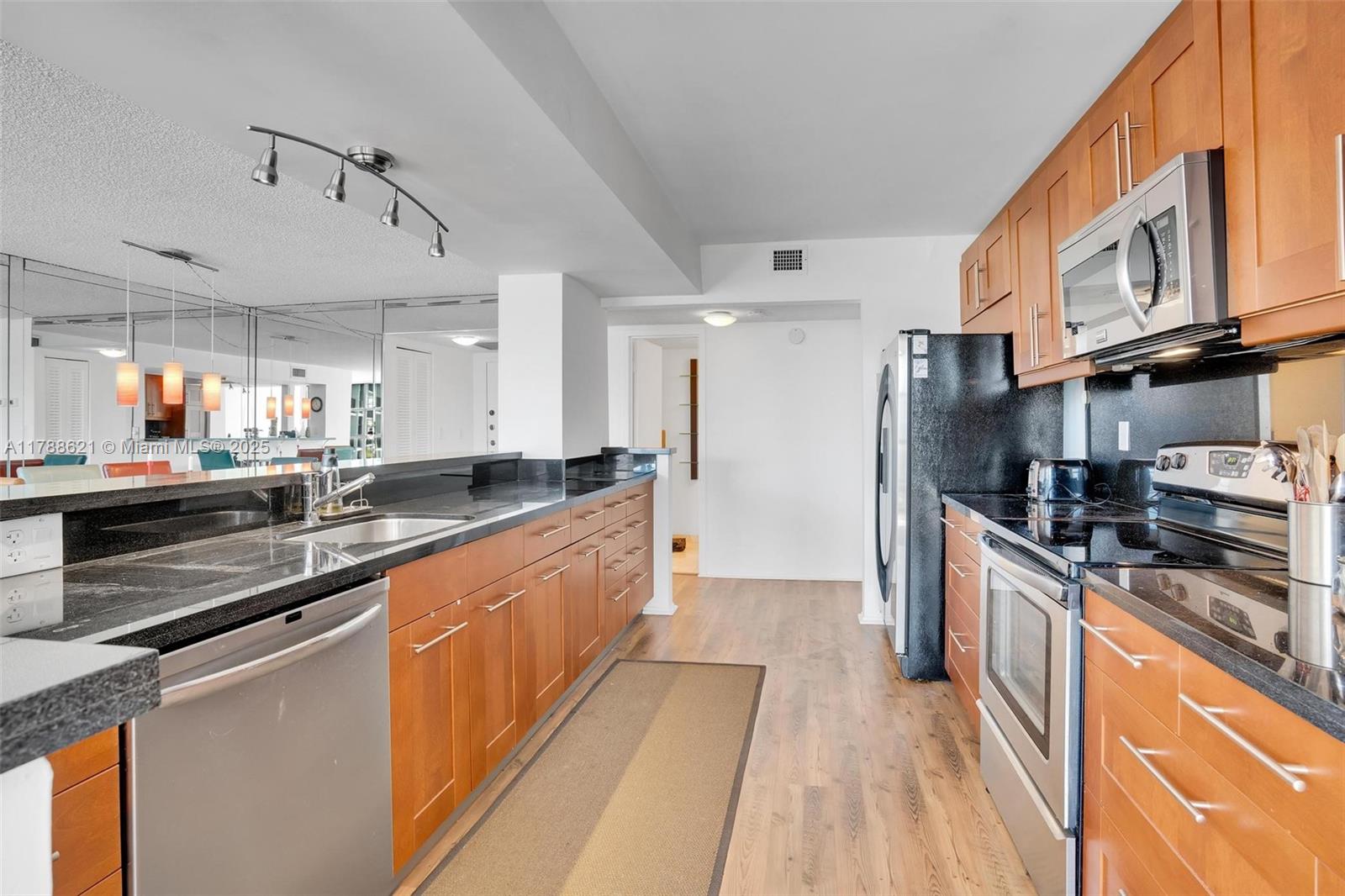 TOWERS OF OCEANVIEW SOUTH - Residential