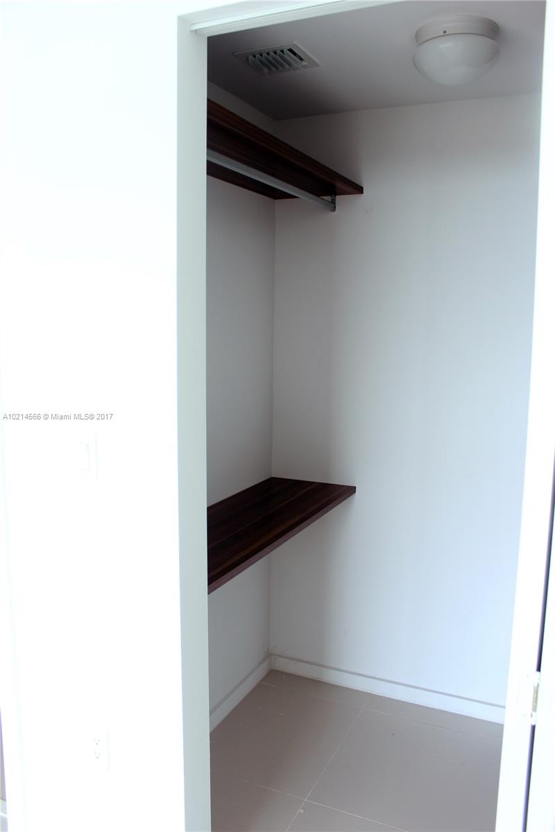 5300 PASEO - Residential Lease