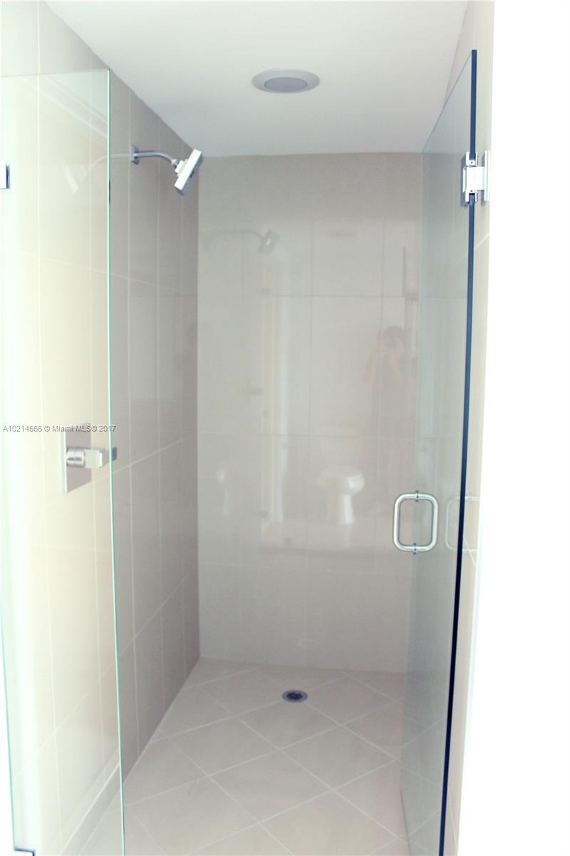 5300 PASEO - Residential Lease