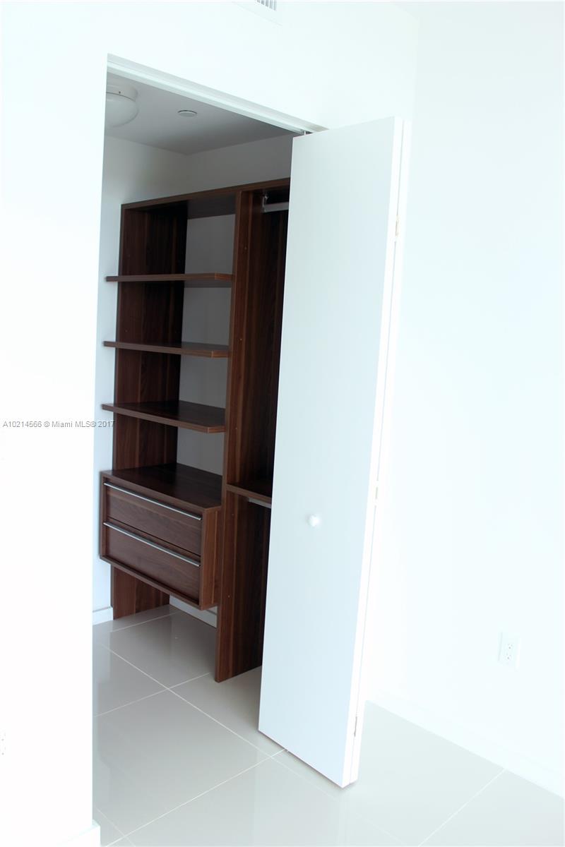 5300 PASEO - Residential Lease