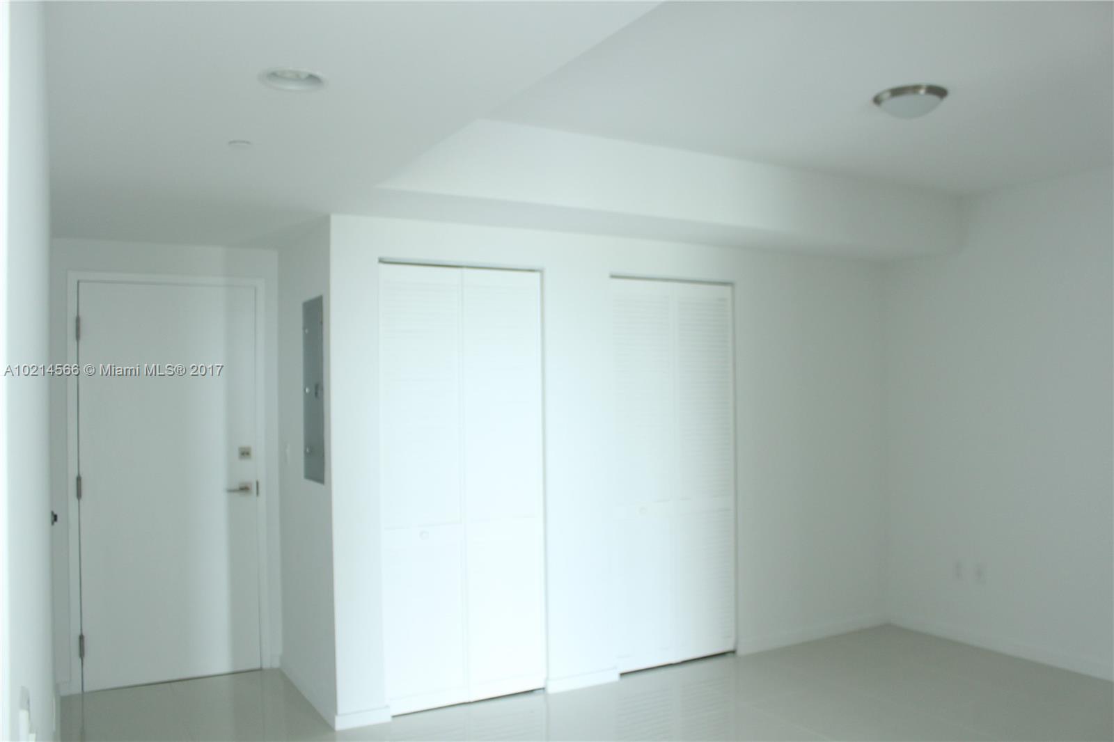 5300 PASEO - Residential Lease