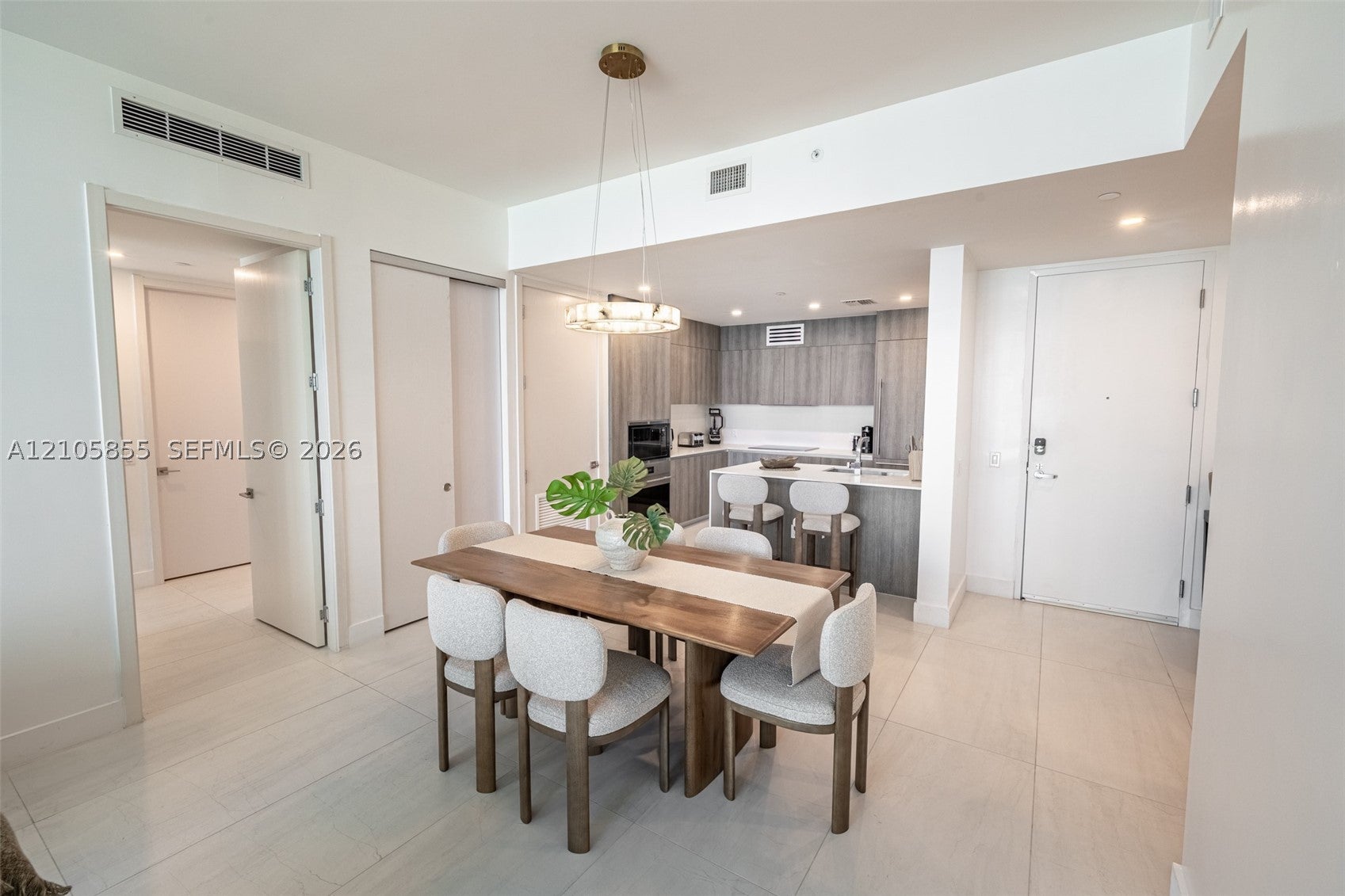 17550 Collins Ave 703