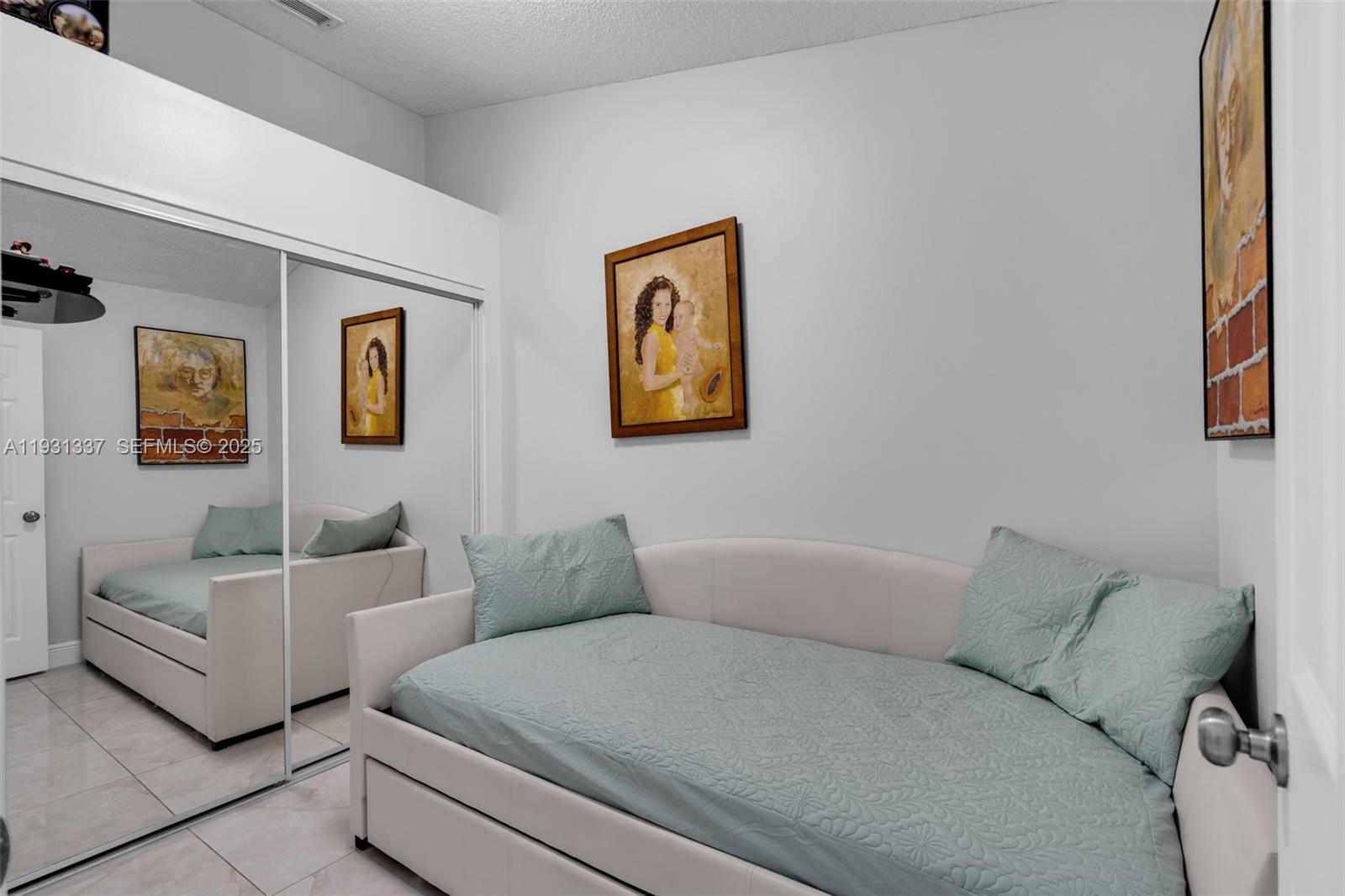 MICHELLE JARDINS NO 2 - Residential Lease