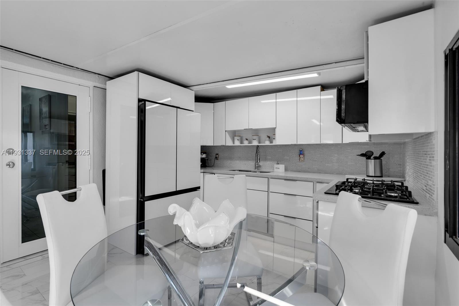 MICHELLE JARDINS NO 2 - Residential Lease