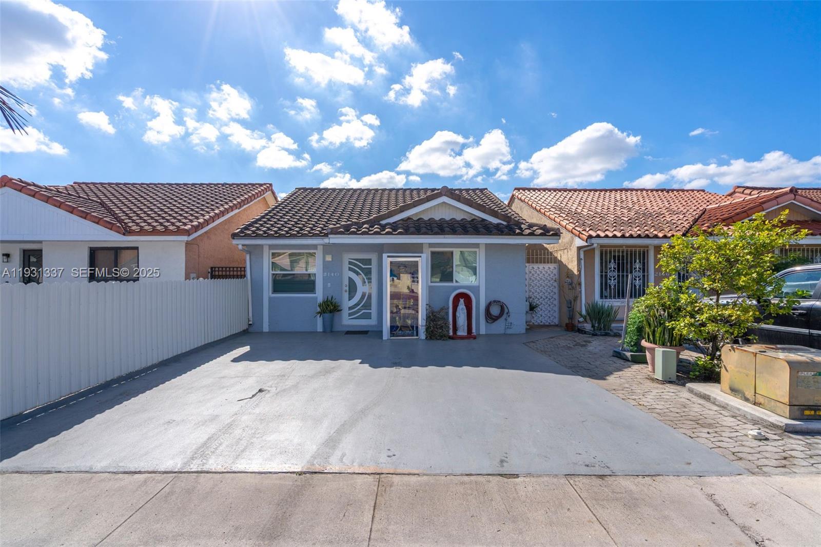 MICHELLE JARDINS NO 2 - Residential Lease