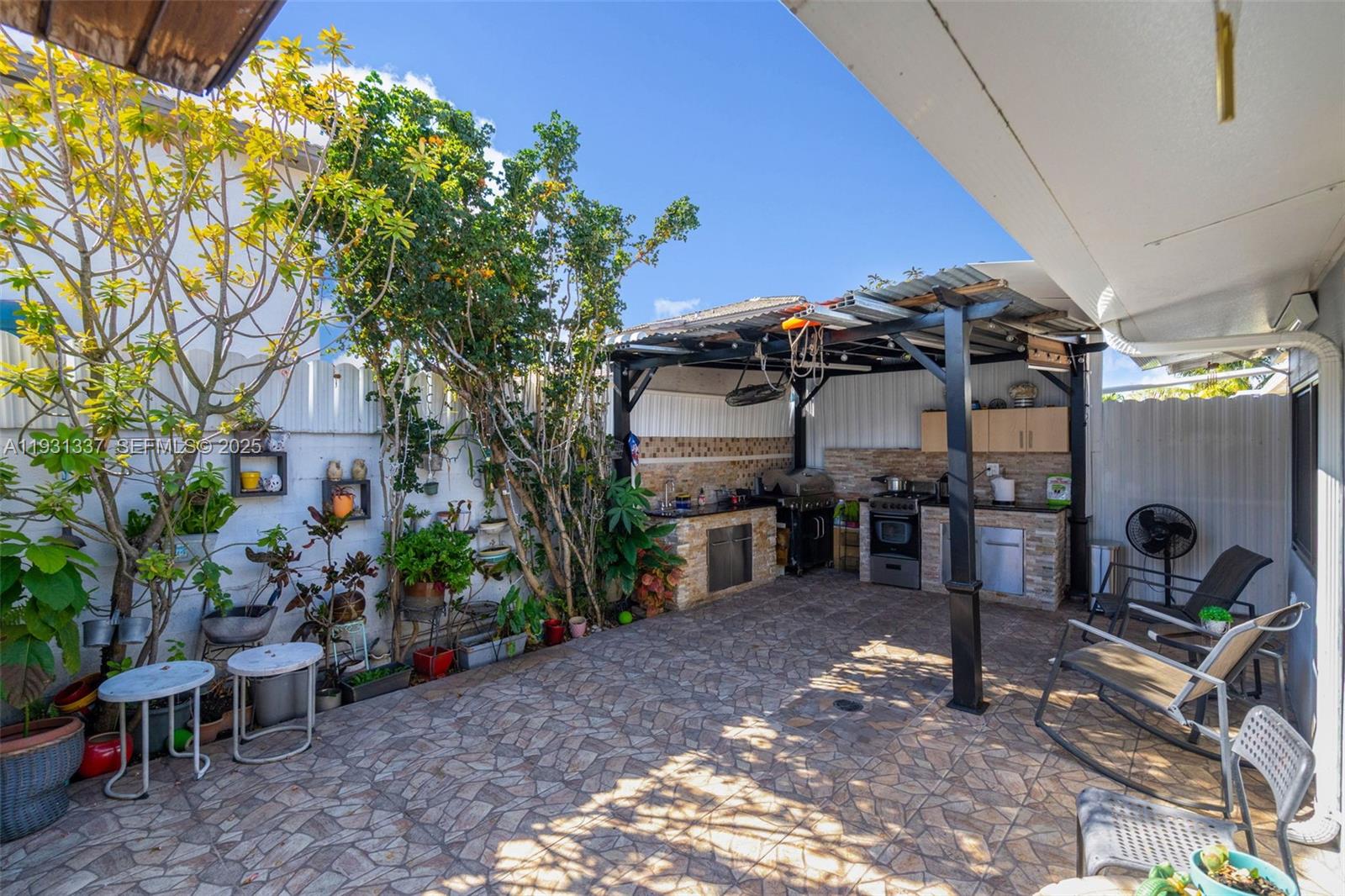 MICHELLE JARDINS NO 2 - Residential Lease