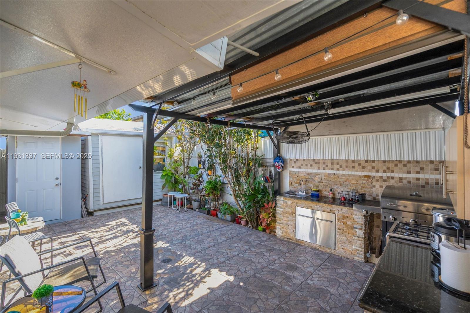 MICHELLE JARDINS NO 2 - Residential Lease