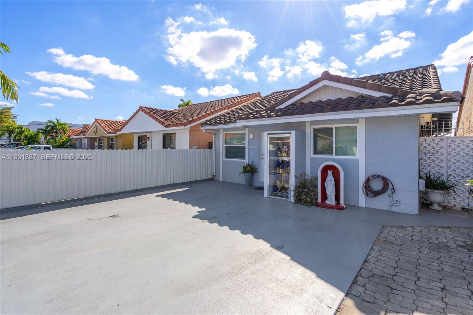 MICHELLE JARDINS NO 2 - Residential Lease