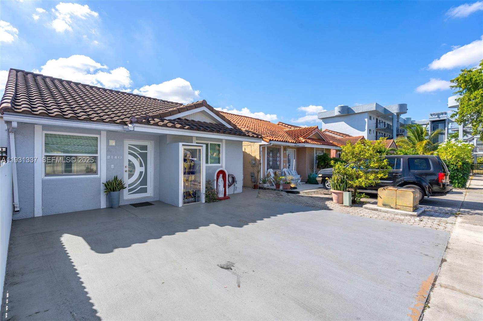 MICHELLE JARDINS NO 2 - Residential Lease