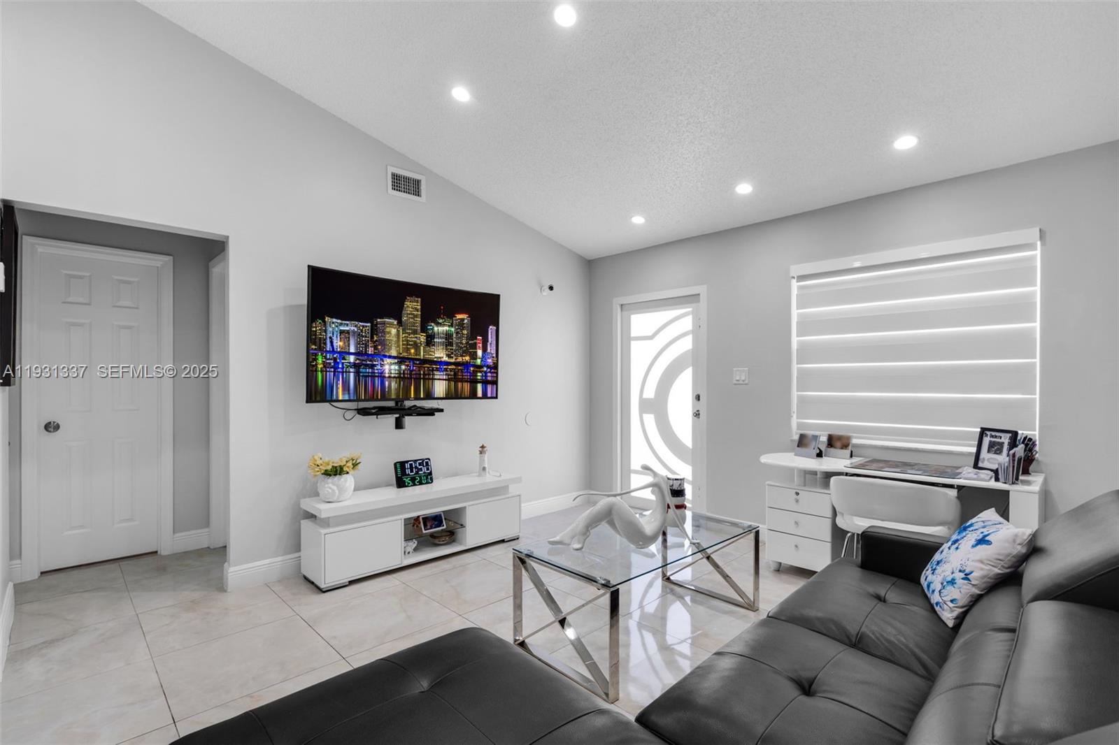 MICHELLE JARDINS NO 2 - Residential Lease