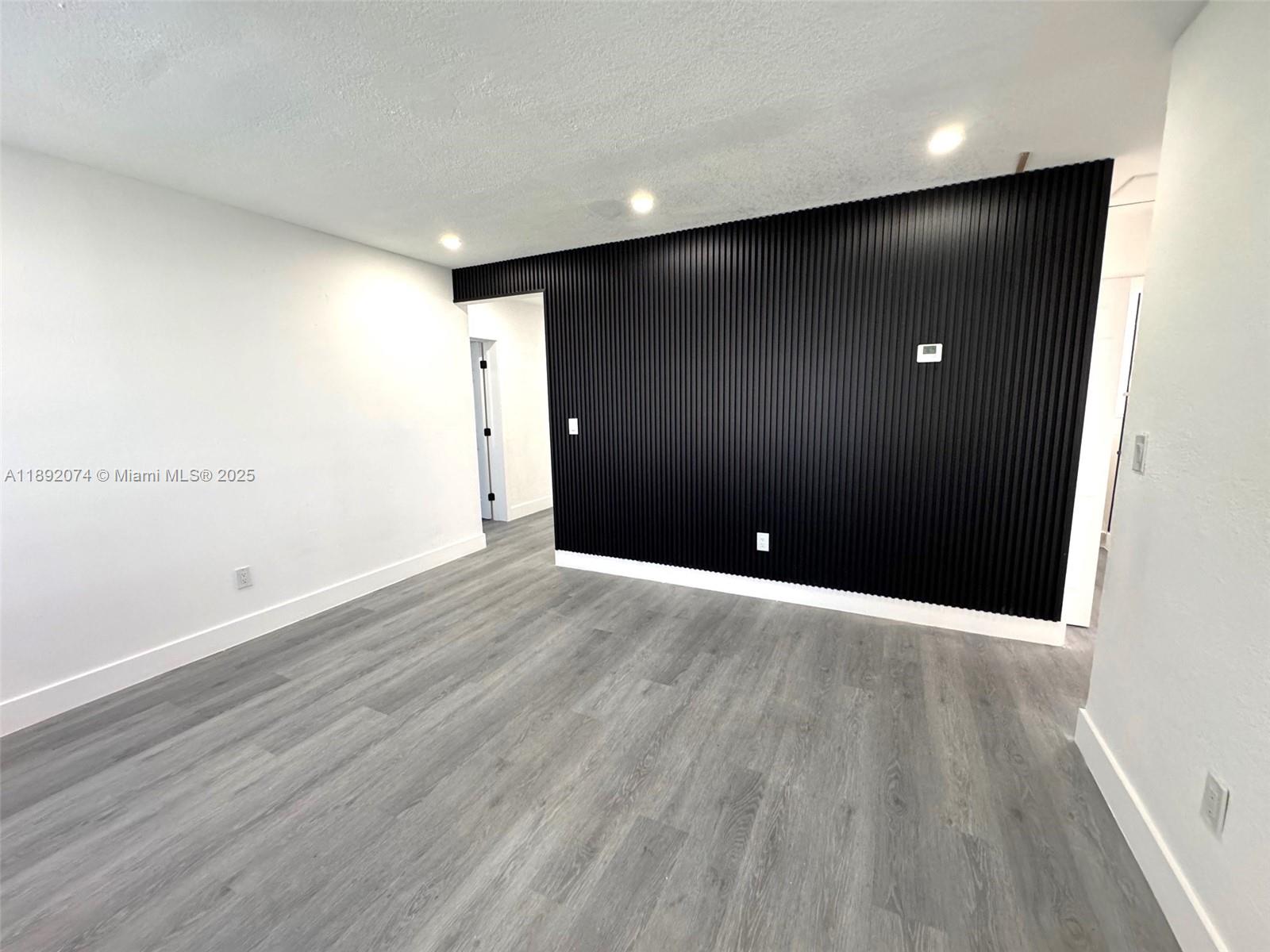 BROADMOOR MANOR - Residential