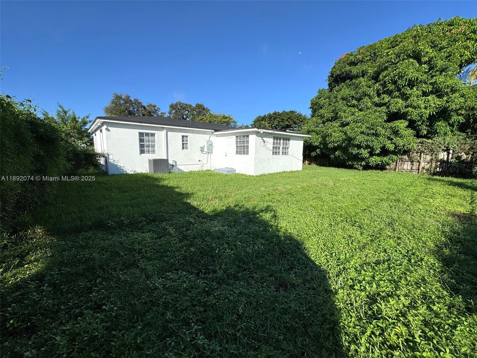 BROADMOOR MANOR - Residential