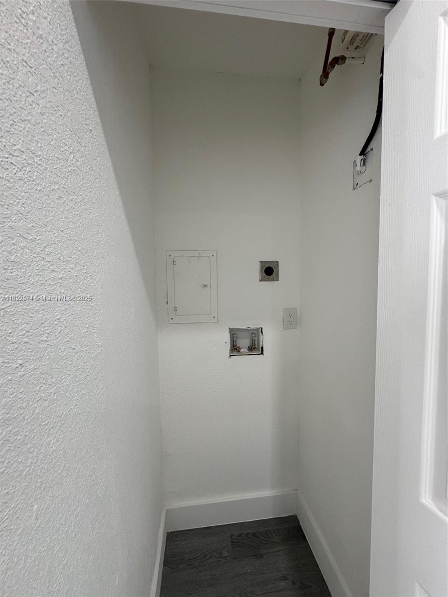 BROADMOOR MANOR - Residential